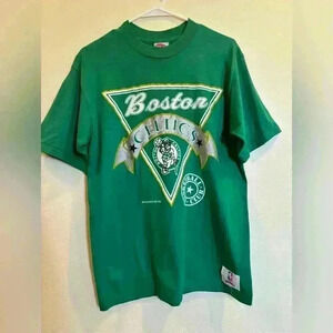 Vintage Nutmeg Hills Boston Celtics  tshirt 1988.  Sz L